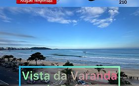 Suíte Mar 210 - Econômica e Compacta - Praia do Morro - Prédio frente Mar com elevador, atravessou a avenida, já está na Praia - Garagem - Internet